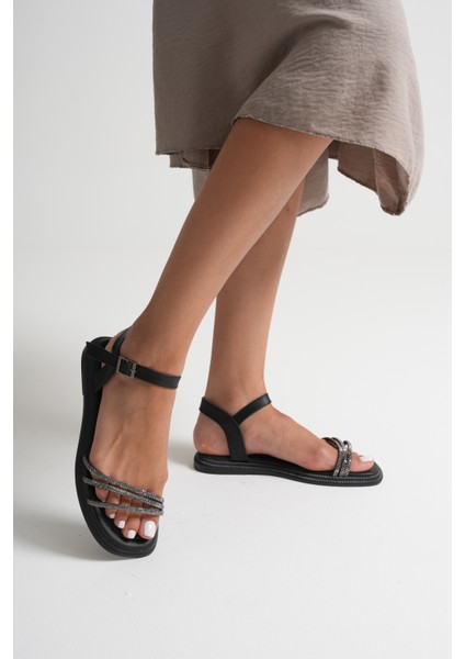 Kadın Spiral Şerit Taşlı Bilekten Bantlı Düz Taban Siyah Sandalet indirimleri