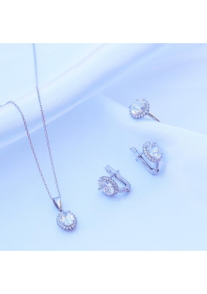 Etrafı Pırıltılı Taşlarla Çevrili Elips Montür Sky Diamond Gümüş Set indirimleri