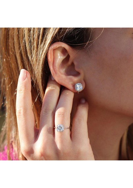 Etrafı Pırıltılı Taşlarla Çevrili Kare Montür Sky Diamond Gümüş Set modelleri
