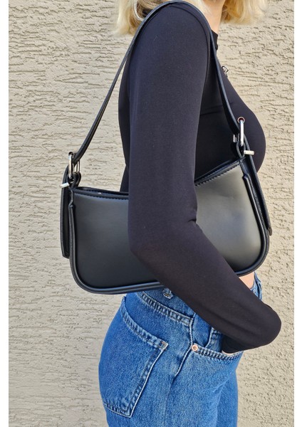 Siyah Kadın Baget Omuz Çantası fırsatları