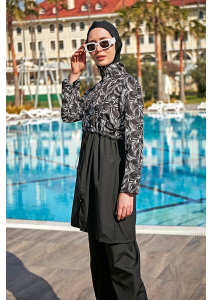 Remsa Tesettür Mayo Kadınlar İçin Beyaz Yaprak Desenli Paraşüt Kumaş Üst ve Pantolon Seti modelleri