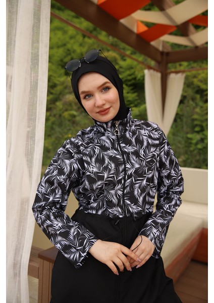 Remsa Tesettür Mayo Kadınlar İçin Beyaz Yaprak Desenli Paraşüt Kumaş Üst ve Pantolon Seti