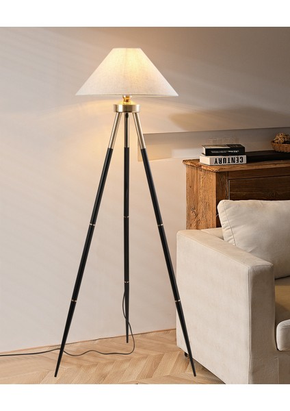 Cosby Siyah-Gold Kaplamalı Tripod Metal 3 Ayaklı Lambader