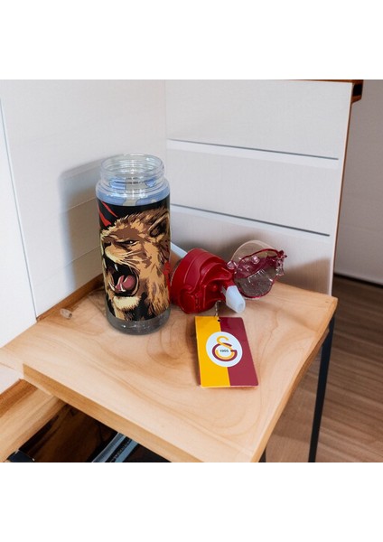 Galatasaray Taraftar Şeffaf 500 ml Pipetli Suluk Matara modelleri