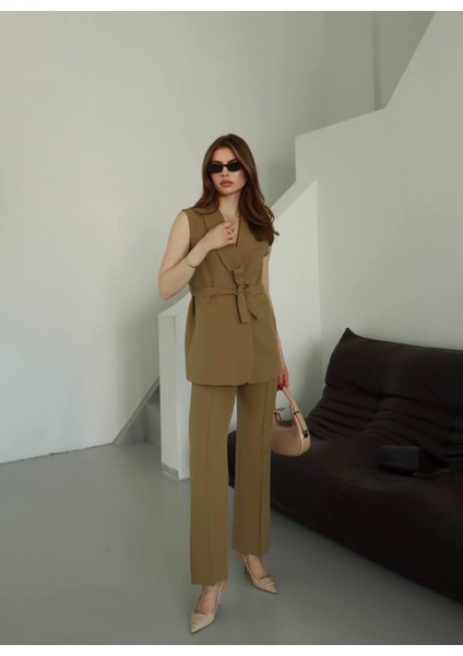 Kuşaklı Yelekli Ikili Blazer Takım