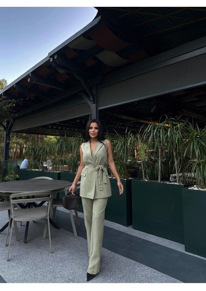 Kuşaklı Yelek Pantolon Takim
