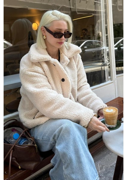 Bej Deri Detaylı Kadın Peluş Mont MG2485
