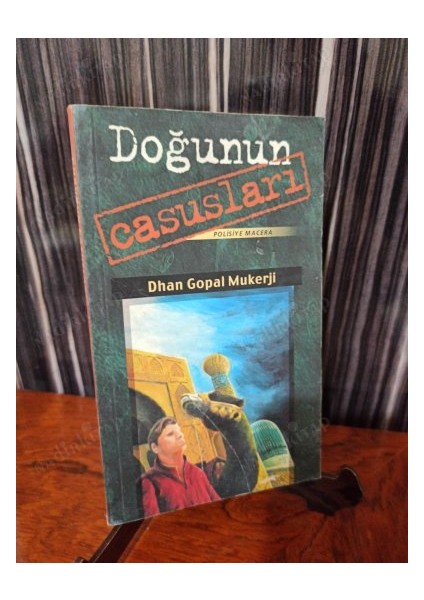Doğunun Casusları