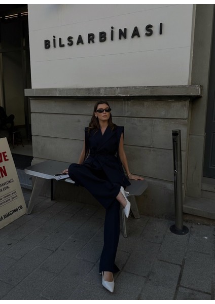 Kuşaklı Blazer Yelek Pantolon Ikili Takım fırsatları