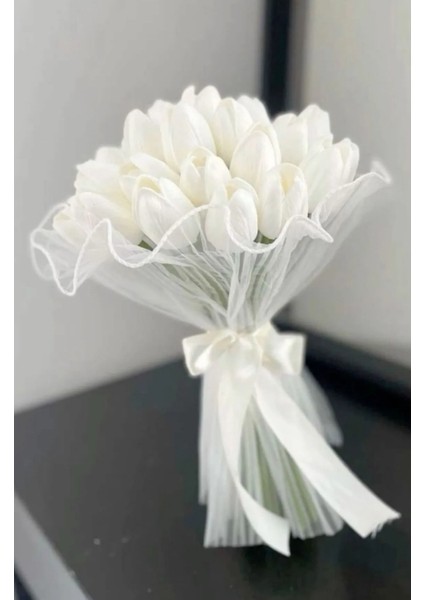 Islak Lale Gelin Buketi Tüllü 25 Adet (Yaka Çiçeği Hediyeli)