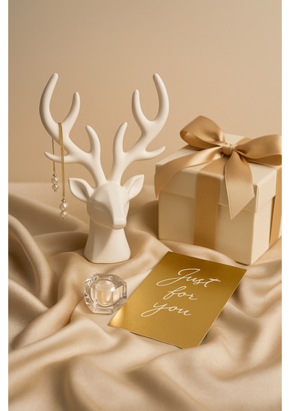 Geyik Figürlü Dekoratif Takı Standı & Duvar Süsü – Minimalist & Zarif Tasarım fiyatları