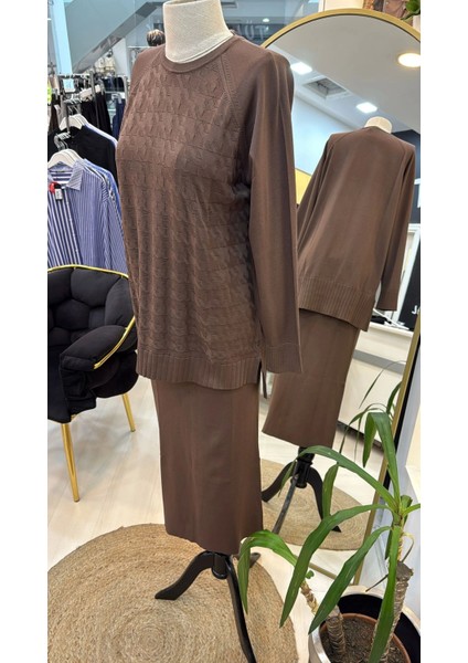 1350 Kazayağı Merserize Etekli Takım Kahve