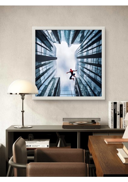 Gökten Atlayan Örümcek Çocuk Odası LED Tablo – 60X60 cm | Sıva Üstü Montajlı, Tak-Çalıştır Sistem