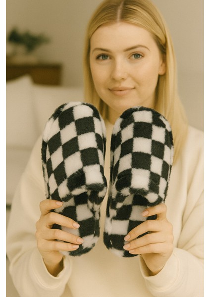 3'lü Paket Kareli Kapalı Kadın Terlik Ev Terliği fırsatları