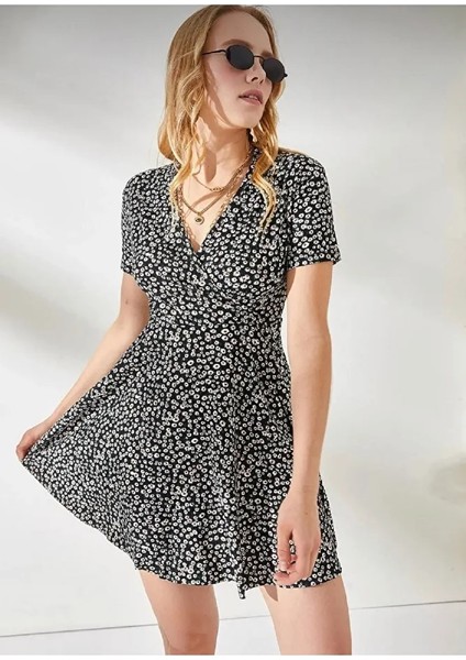 Kadın Lila Çiçek Desen Kruvaze Yaka Kaşkorse Likralı Kısa Elbise