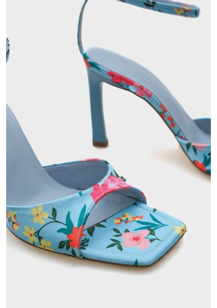 Arkası Açık Küt Burunlu Yüksek Topuklu Çiçek Desenli Kadın Ayakkabı