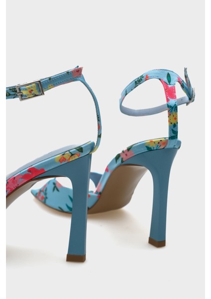 Arkası Açık Küt Burunlu Yüksek Topuklu Çiçek Desenli Kadın Ayakkabı