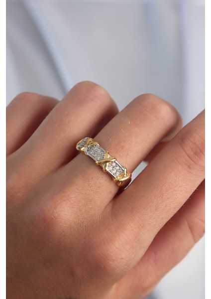 Pirinç Ayarlamalı Gümüş Renk Zirkon Taşlı Xoxo Model Yüzük - TJ-BYK3284 fiyatları