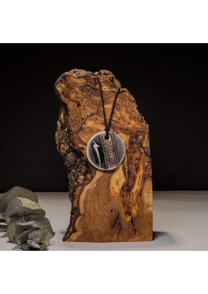 Elif Harfli Seramik Kolye – Stres ve Denge Kolyesi