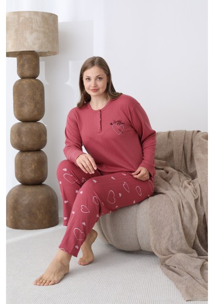 Kadın Kışlık Büyük Beden Curve Nakışlı Desenli Yakası Düğmeli Uzun Kollu Pijama Takımı fiyatları