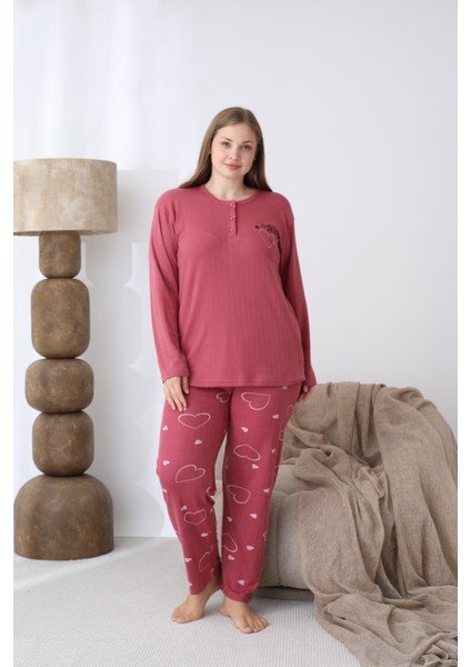 Kadın Kışlık Büyük Beden Curve Nakışlı Desenli Yakası Düğmeli Uzun Kollu Pijama Takımı modelleri