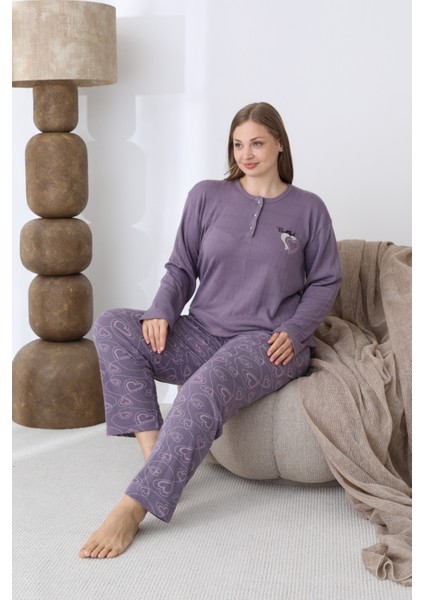 Kadın Kışlık Büyük Beden Curve Nakışlı Desenli Yakası Düğmeli Uzun Kollu Pijama Takımı fiyatları