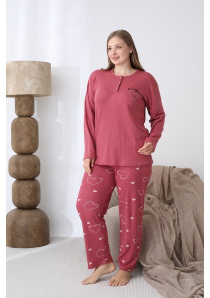 Kadın Kışlık Büyük Beden Curve Nakışlı Desenli Yakası Düğmeli Uzun Kollu Pijama Takımı