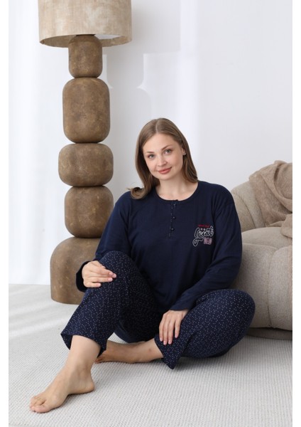 Kadın Kışlık Büyük Beden Curve Nakışlı Desenli Yakası Düğmeli Uzun Kollu Pijama Takımı fiyatları