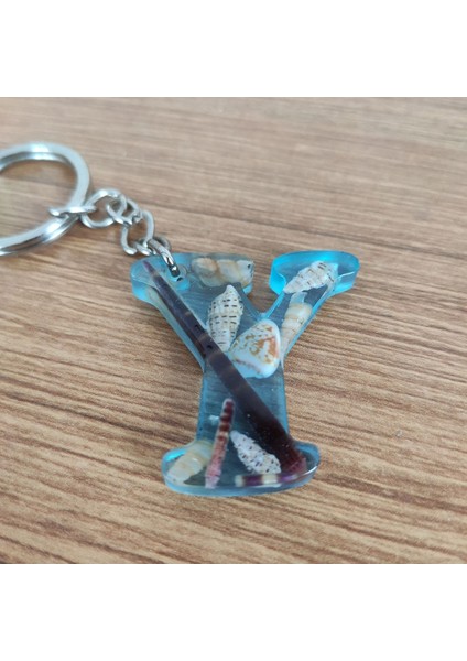 "y" Harfi - Açık Mavi Deniz Epoksi Harf Anahtarlık – Gerçek Deniz Kabuğu, El Yapımı, Benzersiz