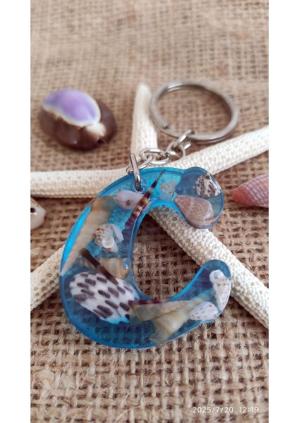 "c" Harfi - Açık Mavi Deniz Epoksi Harf Anahtarlık – Gerçek Deniz Kabuğu, El Yapımı, Benzersiz modelleri