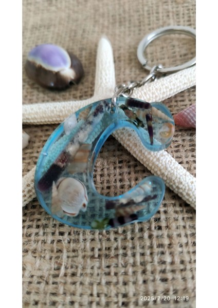 "c" Harfi - Açık Mavi Deniz Epoksi Harf Anahtarlık – Gerçek Deniz Kabuğu, El Yapımı, Benzersiz fırsatları