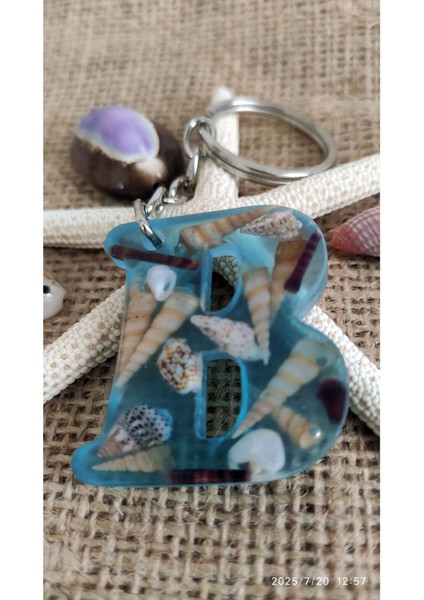 "b" Harfi - Açık Mavi Deniz Epoksi Harf Anahtarlık – Gerçek Deniz Kabuğu, El Yapımı, Benzersiz fırsatları