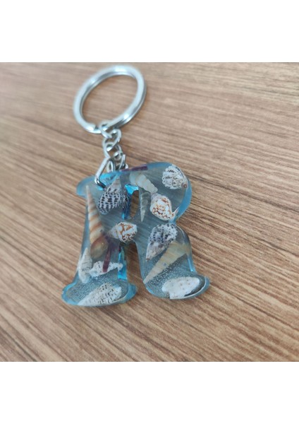 "r" Harfi - Açık Mavi Deniz Epoksi Harf Anahtarlık – Gerçek Deniz Kabuğu, El Yapımı, Benzersiz