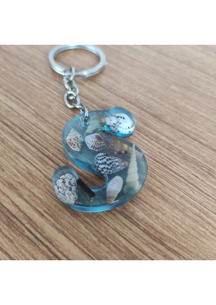 "s" Harfi - Açık Mavi Deniz Epoksi Harf Anahtarlık – Gerçek Deniz Kabuğu, El Yapımı, Benzersiz