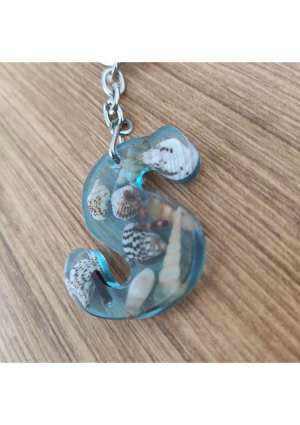 "s" Harfi - Açık Mavi Deniz Epoksi Harf Anahtarlık – Gerçek Deniz Kabuğu, El Yapımı, Benzersiz fırsatları