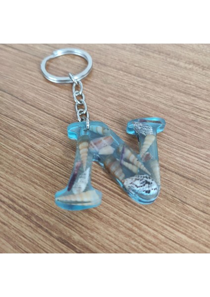 "n" Harfi - Açık Mavi Deniz Epoksi Harf Anahtarlık – Gerçek Deniz Kabuğu, El Yapımı, Benzersiz