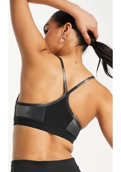 Women's Indy Dye Allover Print Sports Bra Kadın Spor Sütyen Büstiyer Siyah Gri fiyatları