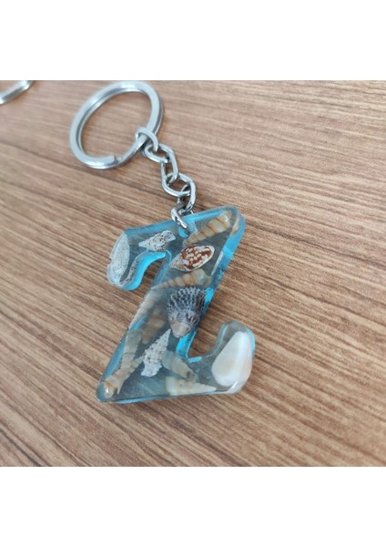 "z" Harfi - Açık Mavi Deniz Epoksi Harf Anahtarlık – Gerçek Deniz Kabuğu, El Yapımı, Benzersiz