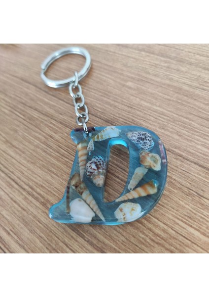 "d" Harfi - Açık Mavi Deniz Epoksi Harf Anahtarlık – Gerçek Deniz Kabuğu, El Yapımı, Benzersiz