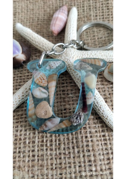 "u" Harfi - Açık Mavi Deniz Epoksi Harf Anahtarlık – Gerçek Deniz Kabuğu, El Yapımı, Benzersiz fiyatları