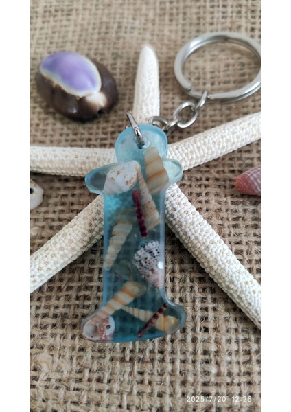 "i" Harfi - Açık Mavi Deniz Epoksi Harf Anahtarlık – Gerçek Deniz Kabuğu, El Yapımı, Benzersiz fiyatları