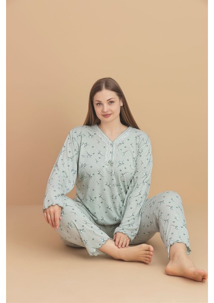 Kadın Büyük Beden Desenli Yakası Düğmeli Uzun Kollu Bambu Pijama Takımı