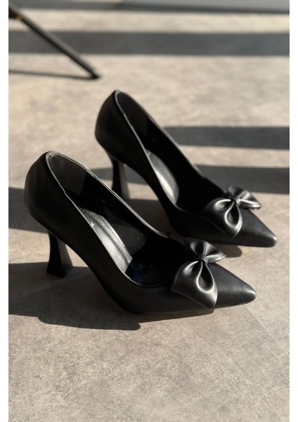 Odrin Mat Deri Siyah Fiyonk Detaylı Stiletto modelleri