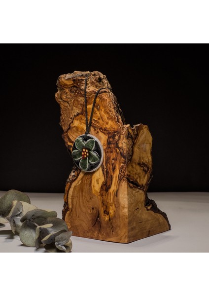 Yeşil Çiçek Desenli Seramik Kolye – Stres ve Denge Kolyesi modelleri