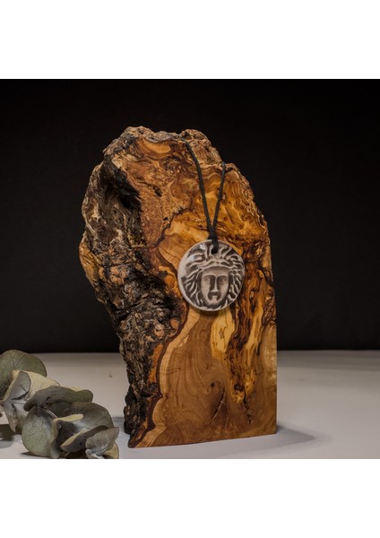 Mitolojik Yüz Seramik Kolye – Stres ve Denge Kolyesi fiyatları