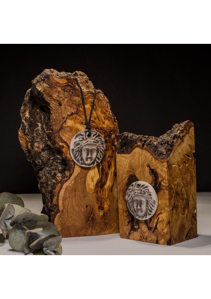 Mitolojik Yüz Seramik Kolye – Stres ve Denge Kolyesi fırsatları