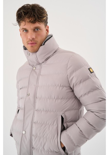 Erkek Krem Su ve Rüzgar Geçirmez Yükseltilebilir Yaka Kürklü Mont&kaban modelleri