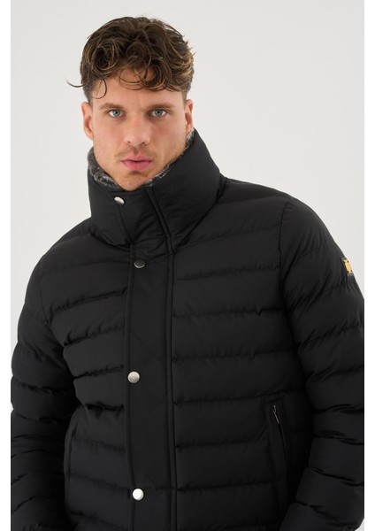 Erkek Siyah Su ve Rüzgar Geçirmez Yükseltilebilir Yaka Kürklü Mont&kaban modelleri