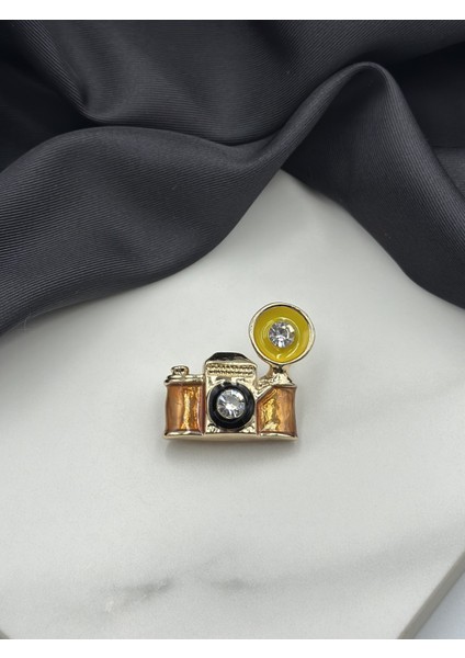 Turuncu Mineli Taşlı Nostaljik Fotoğraf Makinesi Figürlü Broş Yaka Iğnesi fiyatları