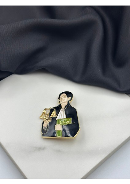 Adalet Terazisi Tutan Kadın Meslek Broşu Tasarım Yaka Iğnesi fiyatları